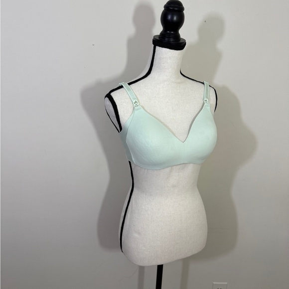 Warner's Green Wireless Bralette with V-Neckline - Picture 1 of 7